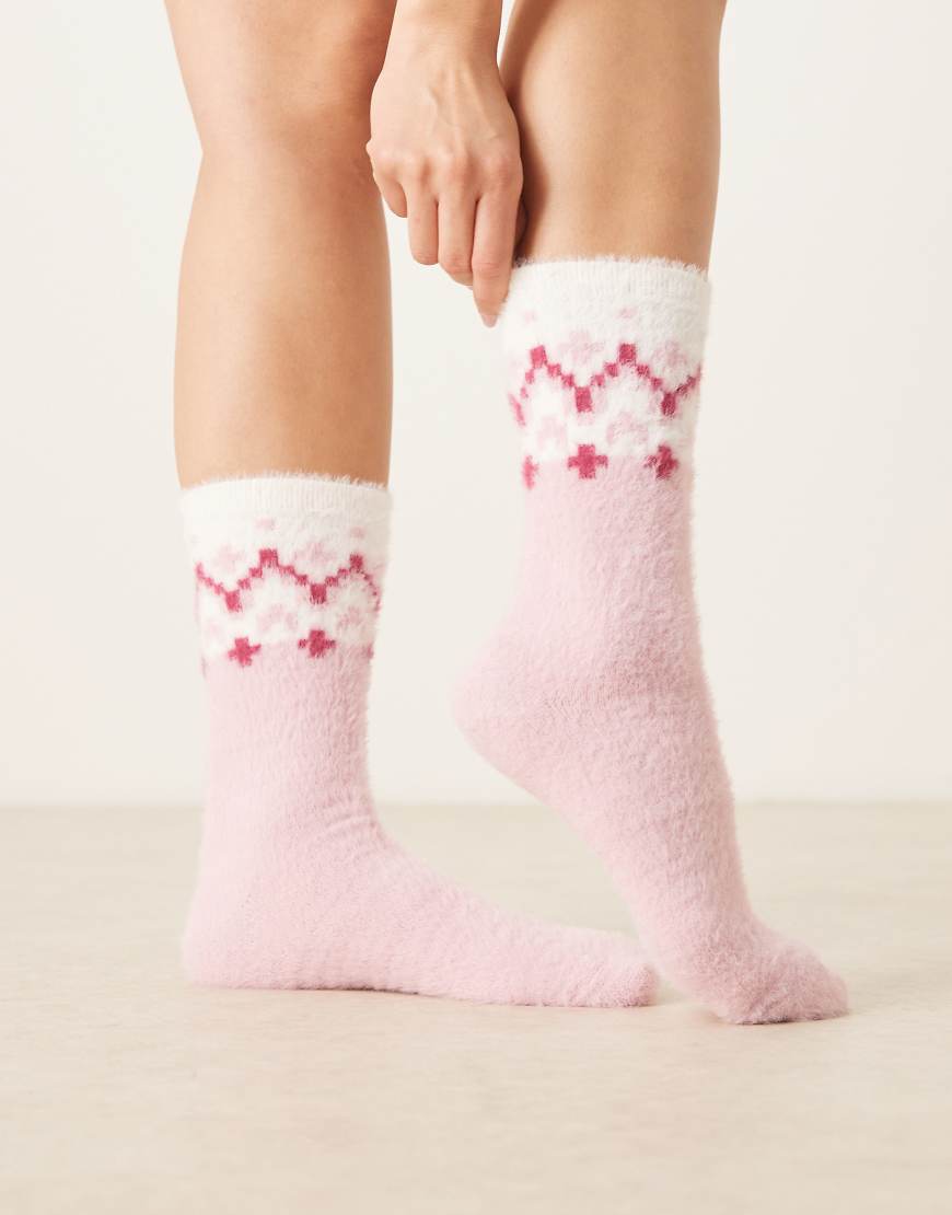ASOS DESIGN - Sehr flauschige Socken in Rosa-Bunt mit Norwegermuster von ASOS DESIGN