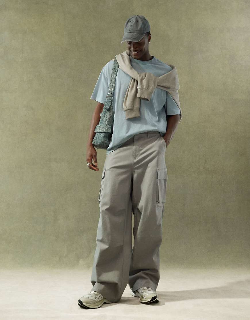 ASOS DESIGN - Sehr weite Cargohose in Grau von ASOS DESIGN