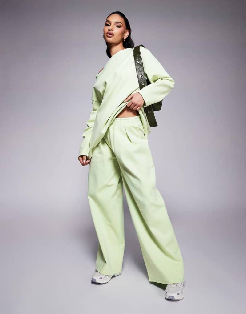 ASOS DESIGN - Sehr weite Hose aus Interlock in Pastellgrün, Kombiteil-Braun von ASOS DESIGN