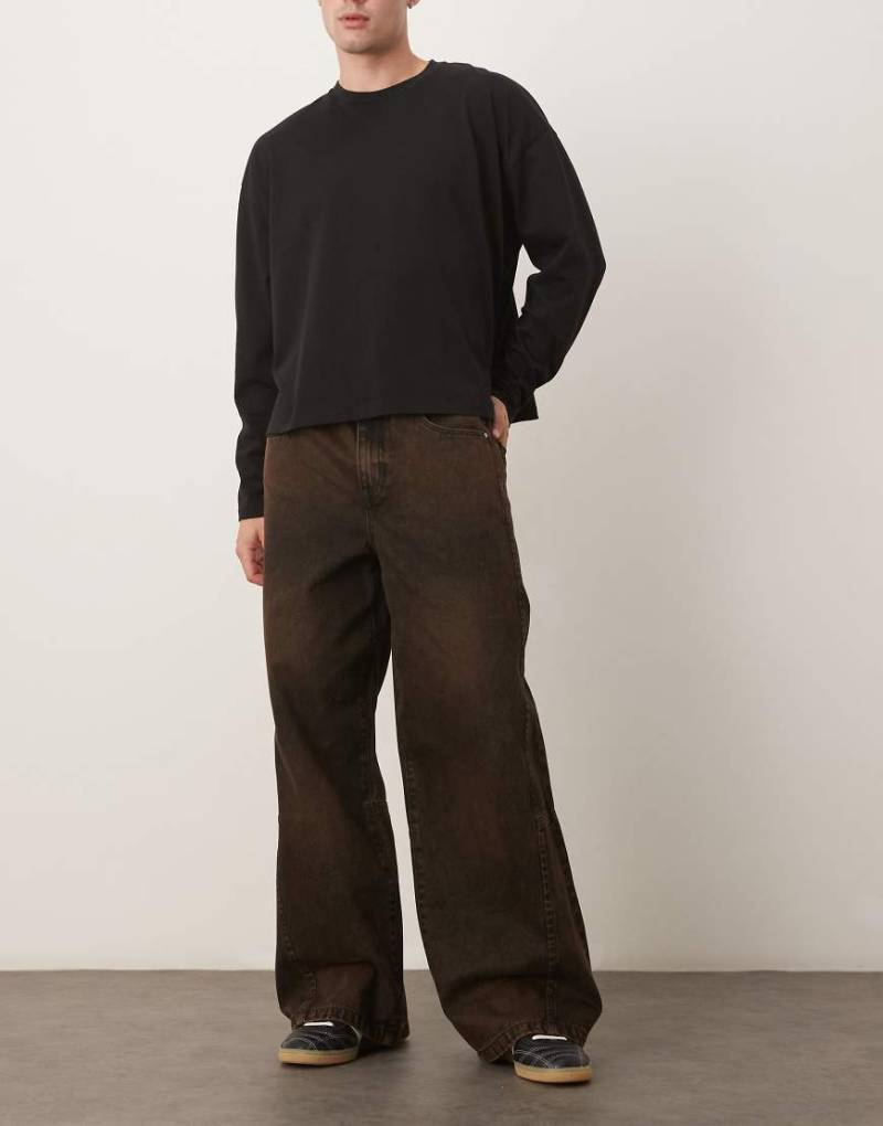 ASOS DESIGN - Sehr weite Jeans in brauner Waschung-Brown von ASOS DESIGN
