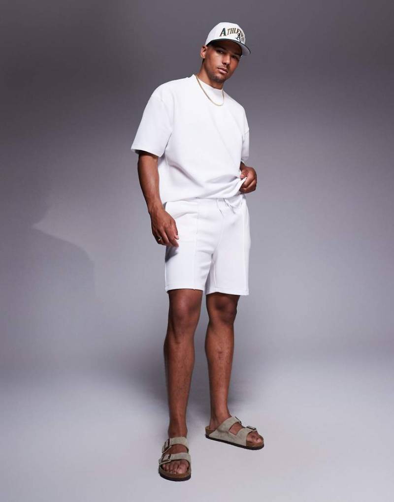 ASOS DESIGN - Shorts in Weiß mit schmalem Schnitt, Kombiteil ASOS DESIGN - Shorts in Weiß mit schmalem Schnitt, Kombiteil von ASOS DESIGN