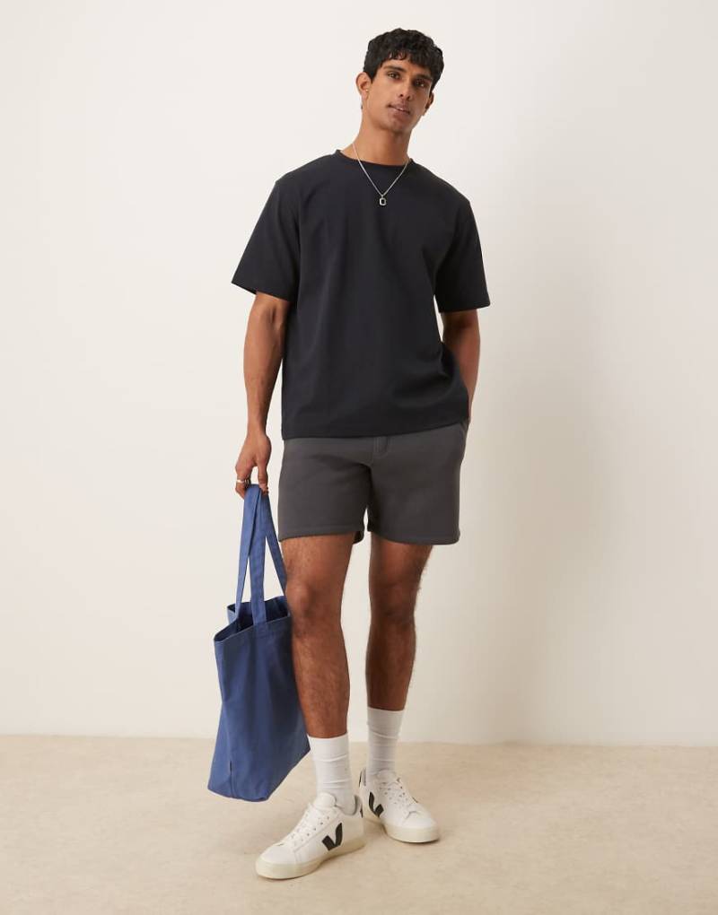 ASOS DESIGN - Shorts mit schmalem Schnitt in Grau von ASOS DESIGN