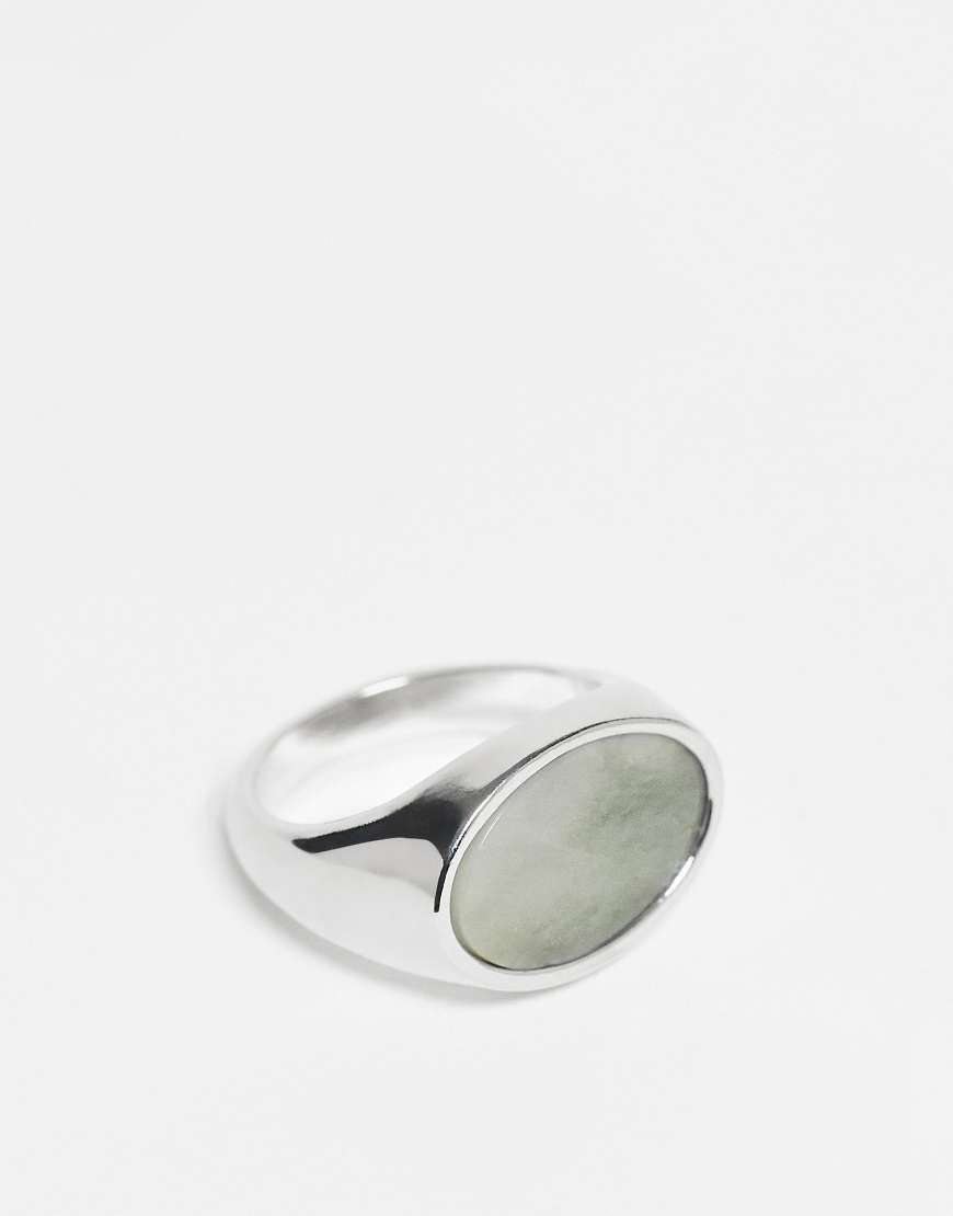 ASOS DESIGN - Siegelring in polierter Silberoptik mit ovalem Jade-Halbedelstein in Blau von ASOS DESIGN