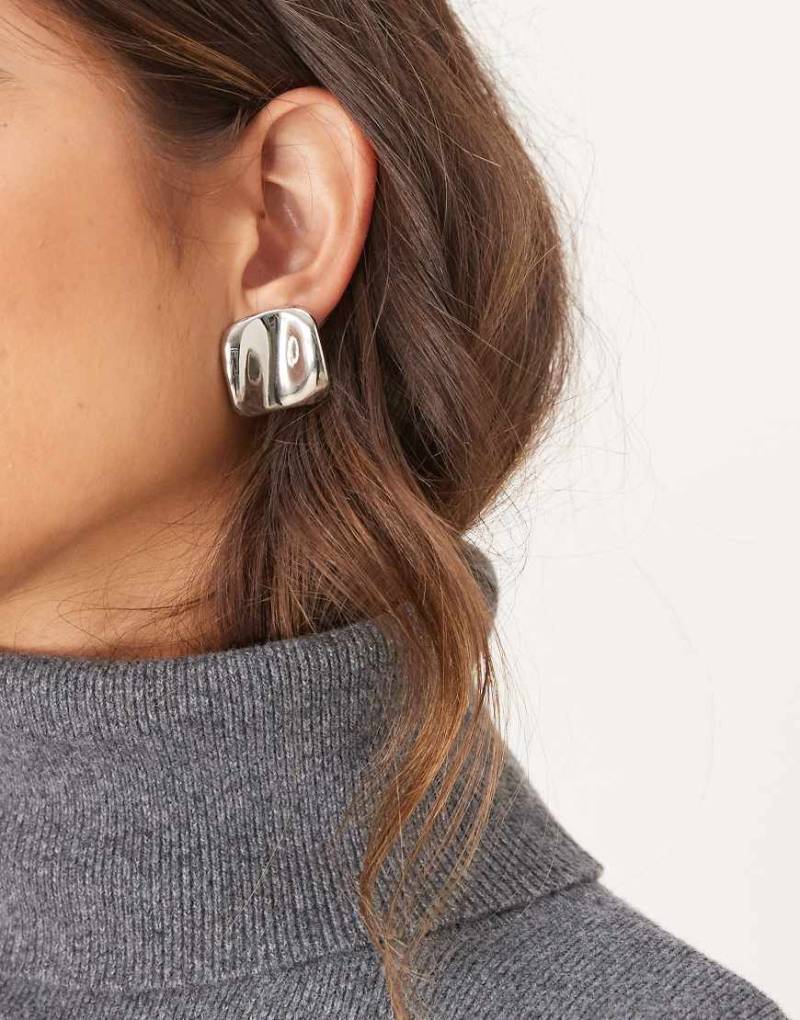 ASOS DESIGN - Silberfarbene Ohrstecker mit abstraktem Design von ASOS DESIGN