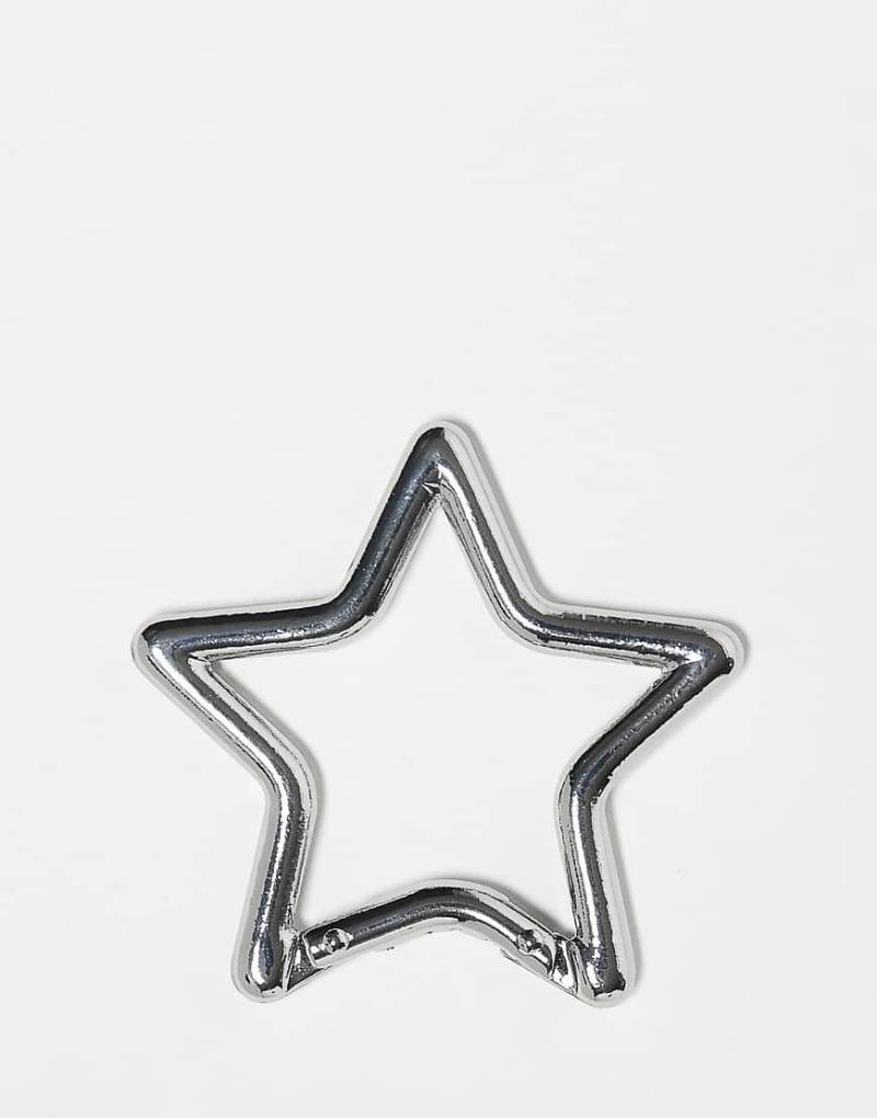 ASOS DESIGN - Festival - Taschen- und Schlüsselanhänger in Silberoptik aus Metall mit Stern-Design von ASOS DESIGN