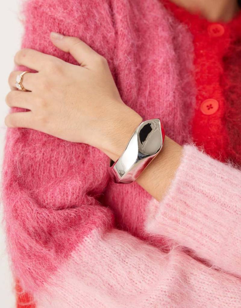 ASOS DESIGN - Silberfarbener Armreif mit schlichtem Design von ASOS DESIGN