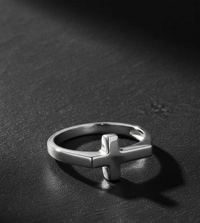 ASOS DESIGN - Silberfarbener Ring aus Sterlingsilber mit Kreuzdetail von ASOS DESIGN