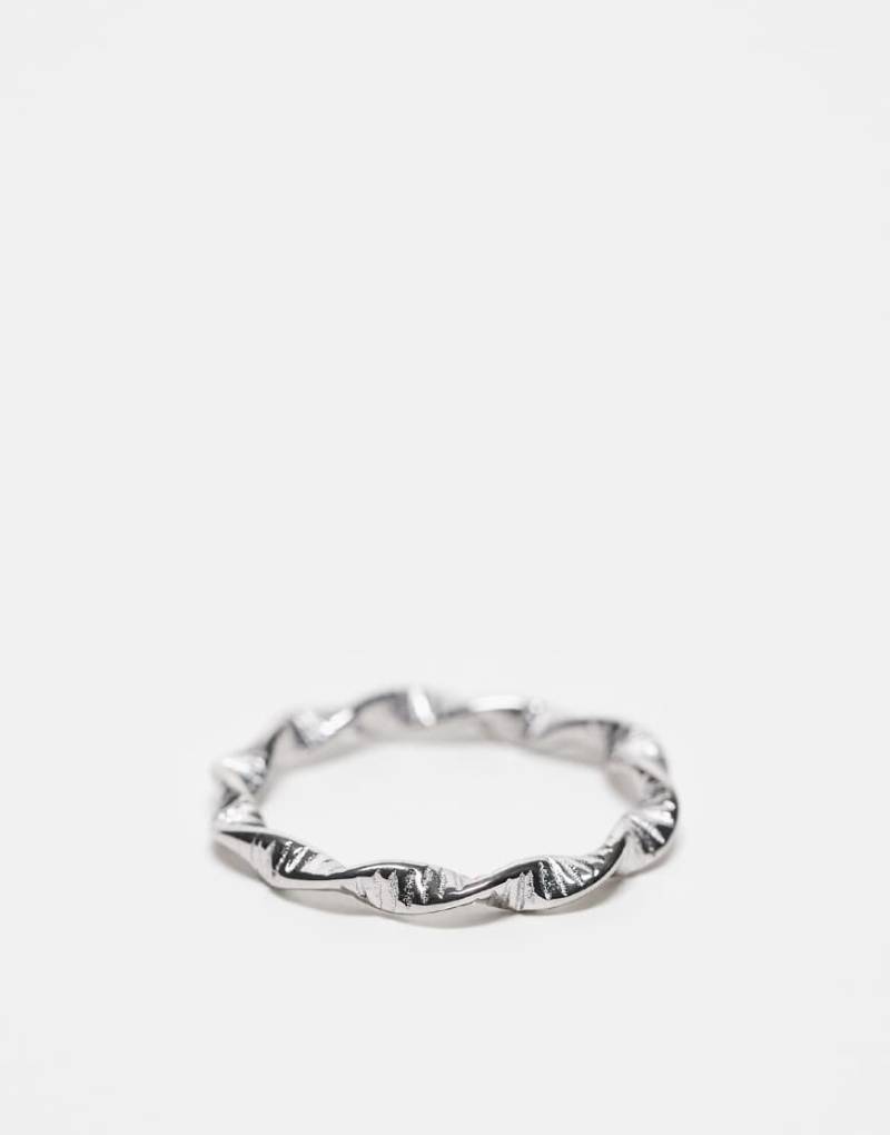 ASOS DESIGN - Silberfarbener Ring aus wasserfestem Edelstahl in gedrehter Seiloptik von ASOS DESIGN