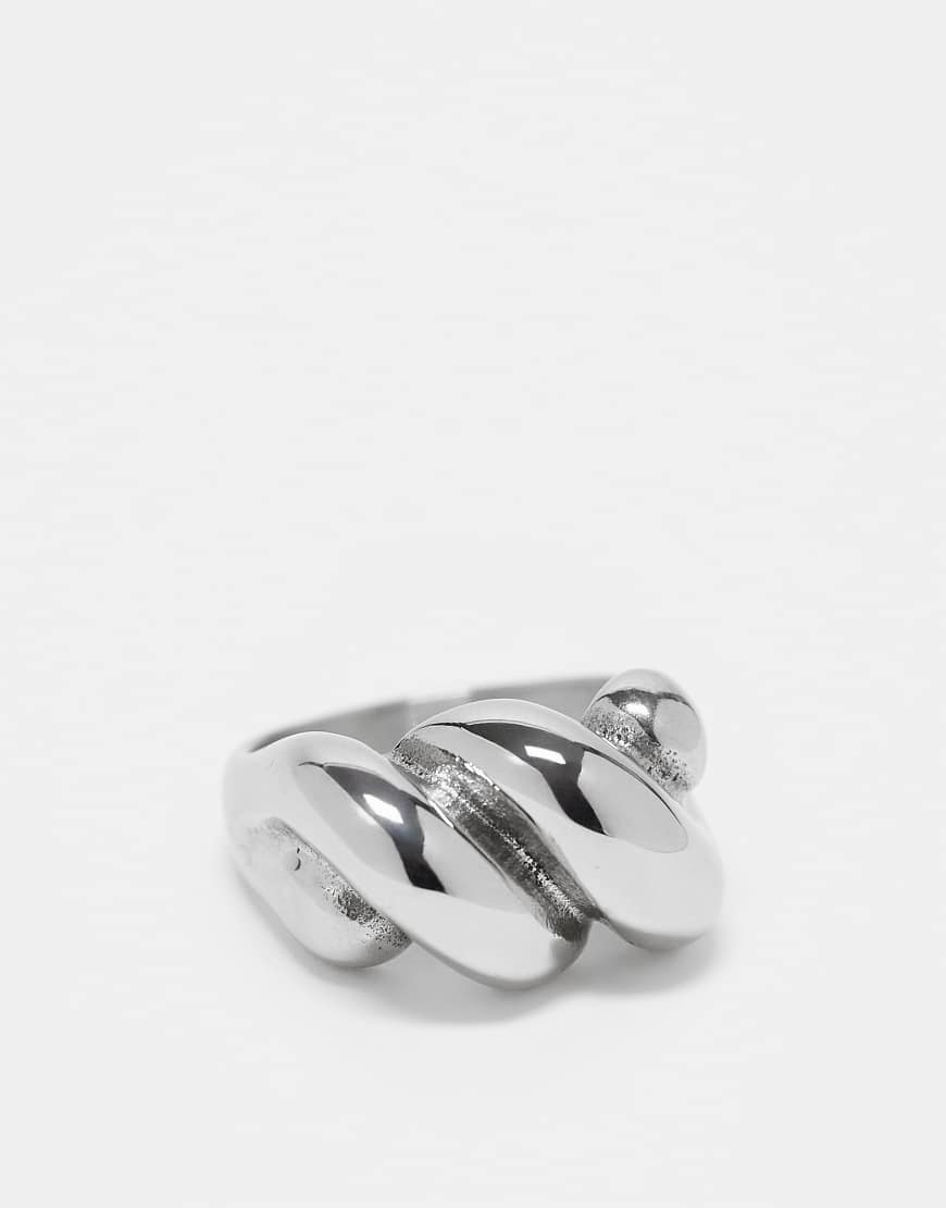 ASOS DESIGN - Silberfarbener Festival-Ring aus wasserfestem Edelstahl mit verdrehtem Design von ASOS DESIGN