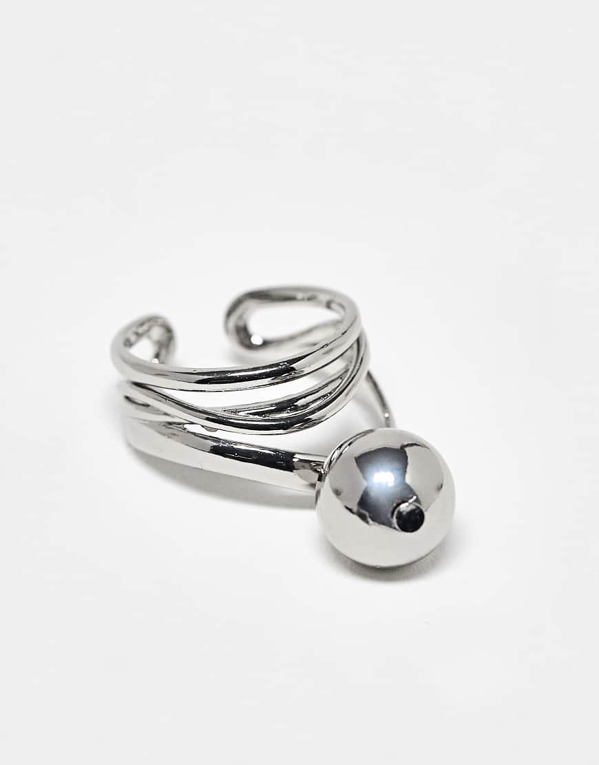 ASOS DESIGN - Silberfarbener Ring im Bänder-Design mit Kugelanhänger ASOS DESIGN - Silberfarbener Ring im Bänder-Design mit Kugelanhänger von ASOS DESIGN