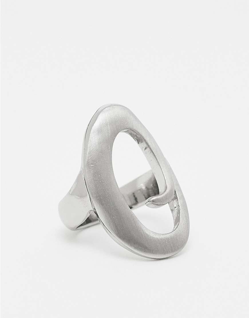 ASOS DESIGN - Silberfarbener Ring mit auffälligem Wirbel-Design von ASOS DESIGN