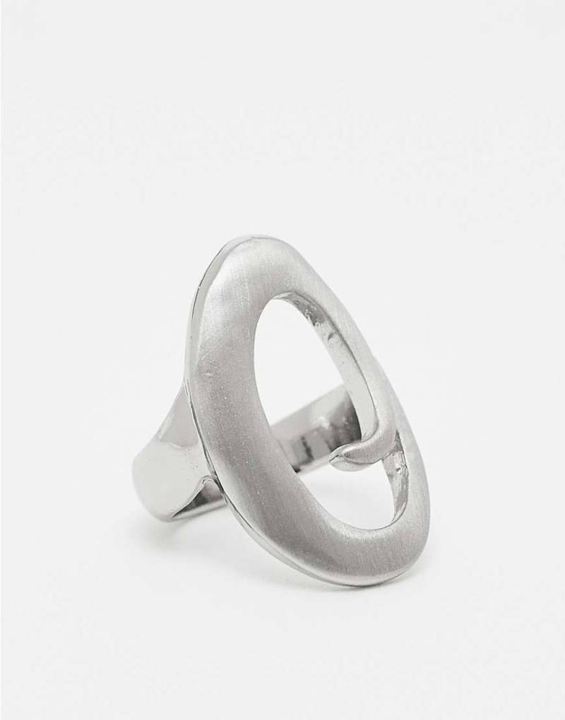 ASOS DESIGN - Silberfarbener Ring mit auffälligem Wirbel-Design von ASOS DESIGN