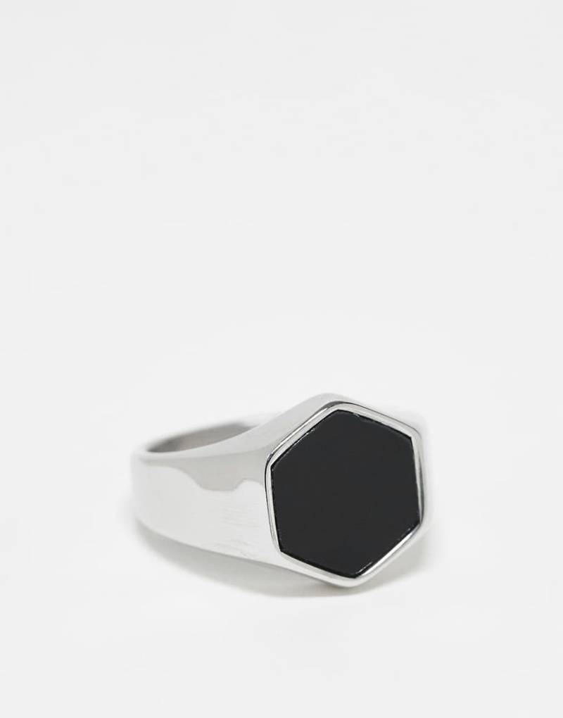 ASOS DESIGN - Silberfarbener Siegelring aus wasserfestem Edelstahl mit schwarzem sechseckigem Schmuckstein von ASOS DESIGN