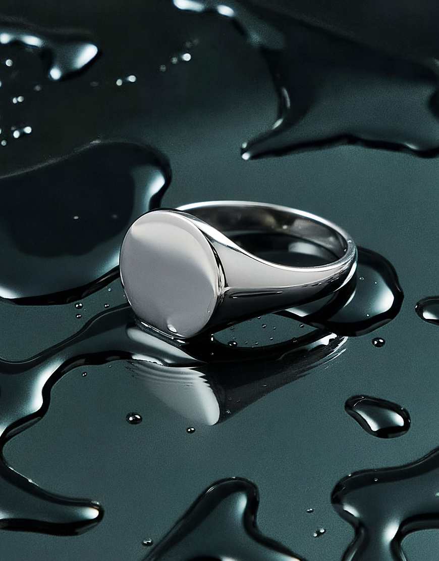 ASOS DESIGN - Silberfarbener Siegelring aus wasserfestem Edelstahl von ASOS DESIGN
