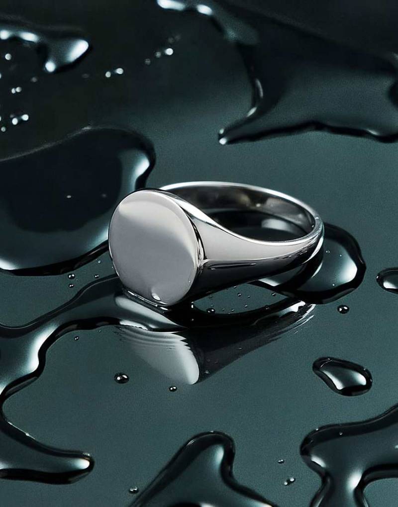 ASOS DESIGN - Silberfarbener Siegelring aus wasserfestem Edelstahl von ASOS DESIGN