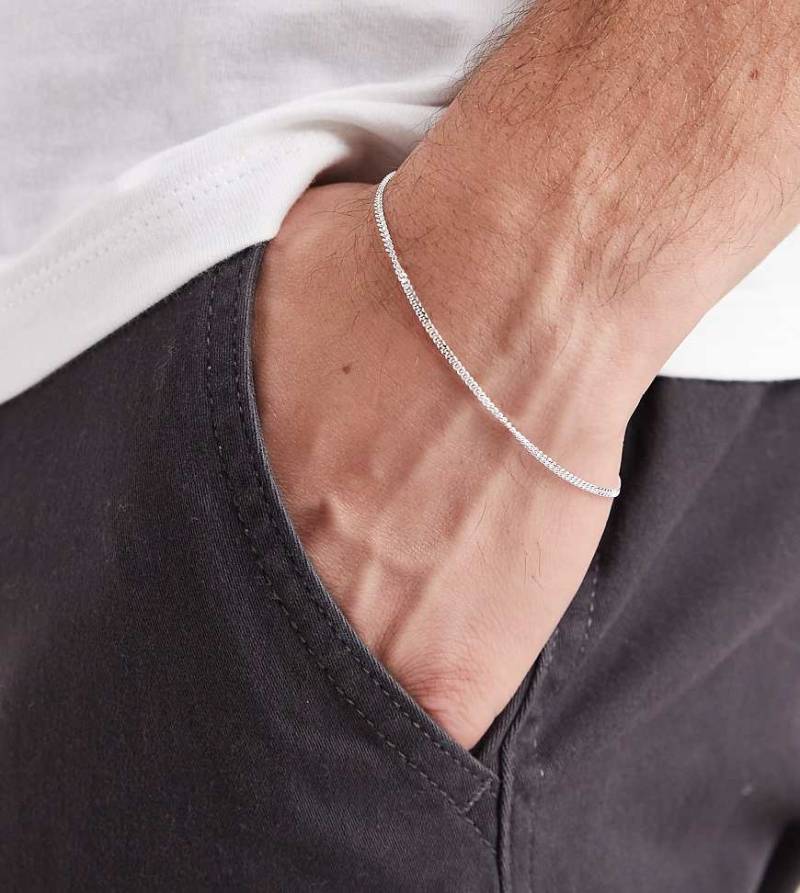 ASOS DESIGN - Silberfarbenes Armband aus Sterlingsilber im Gliederketten-Design ASOS DESIGN - Silberfarbenes Armband aus Sterlingsilber im Gliederketten-Design von ASOS DESIGN