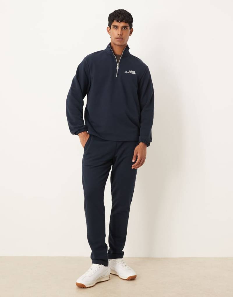 ASOS DESIGN - Skinny-Fit-Jogginghose in Marineblau von ASOS DESIGN
