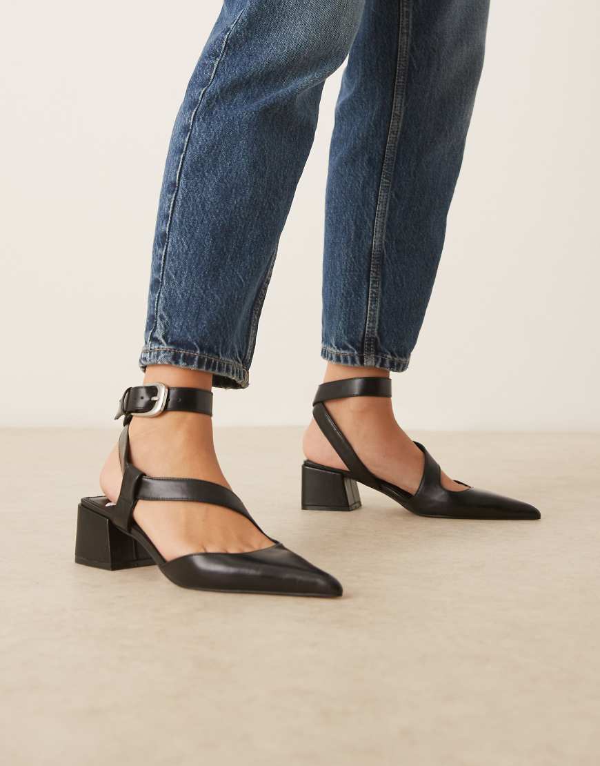 ASOS DESIGN - Skye - Schuhe in Schwarz mit mittelhohem Blockabsatz und asymmetrischen Riemen von ASOS DESIGN
