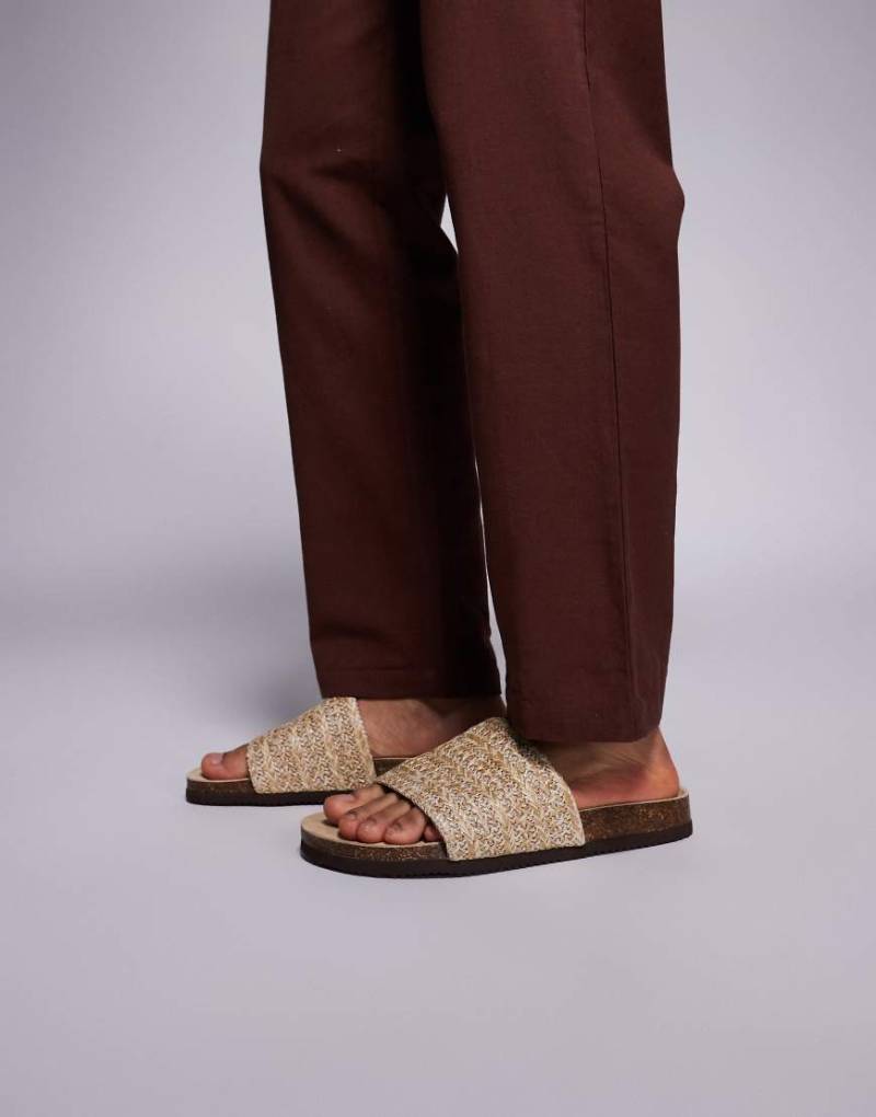 ASOS DESIGN - Slider-Sandalen in Steinbeige mit gewebtem Riemen-Neutral von ASOS DESIGN