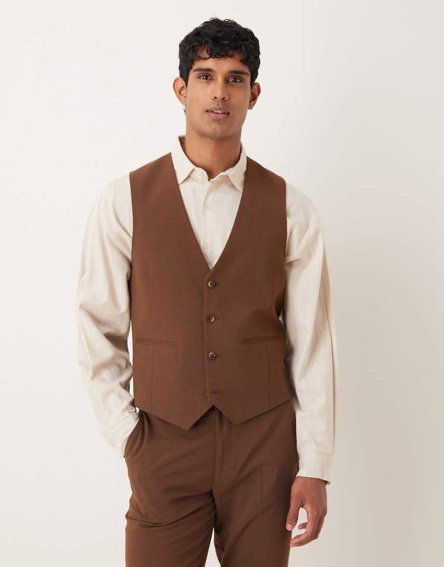 ASOS DESIGN - Slim Fit Anzugweste in Braun von ASOS DESIGN