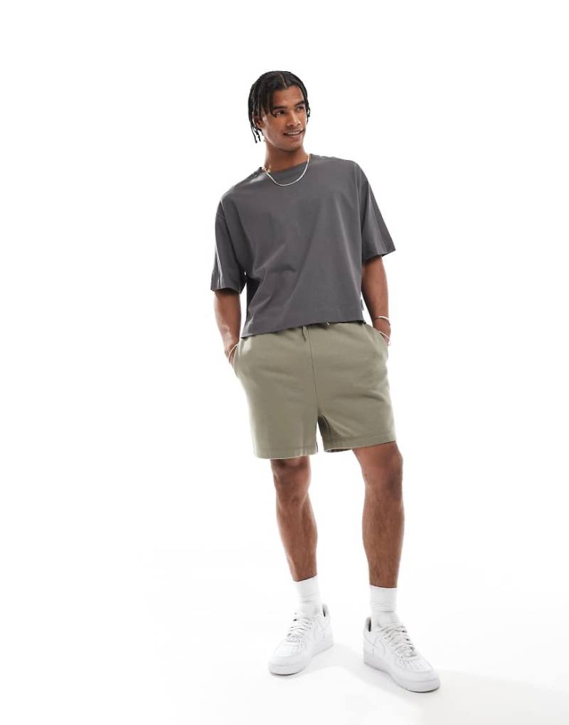 ASOS DESIGN - Slim Fit Basic-Shorts in Falcon-Grün von ASOS DESIGN