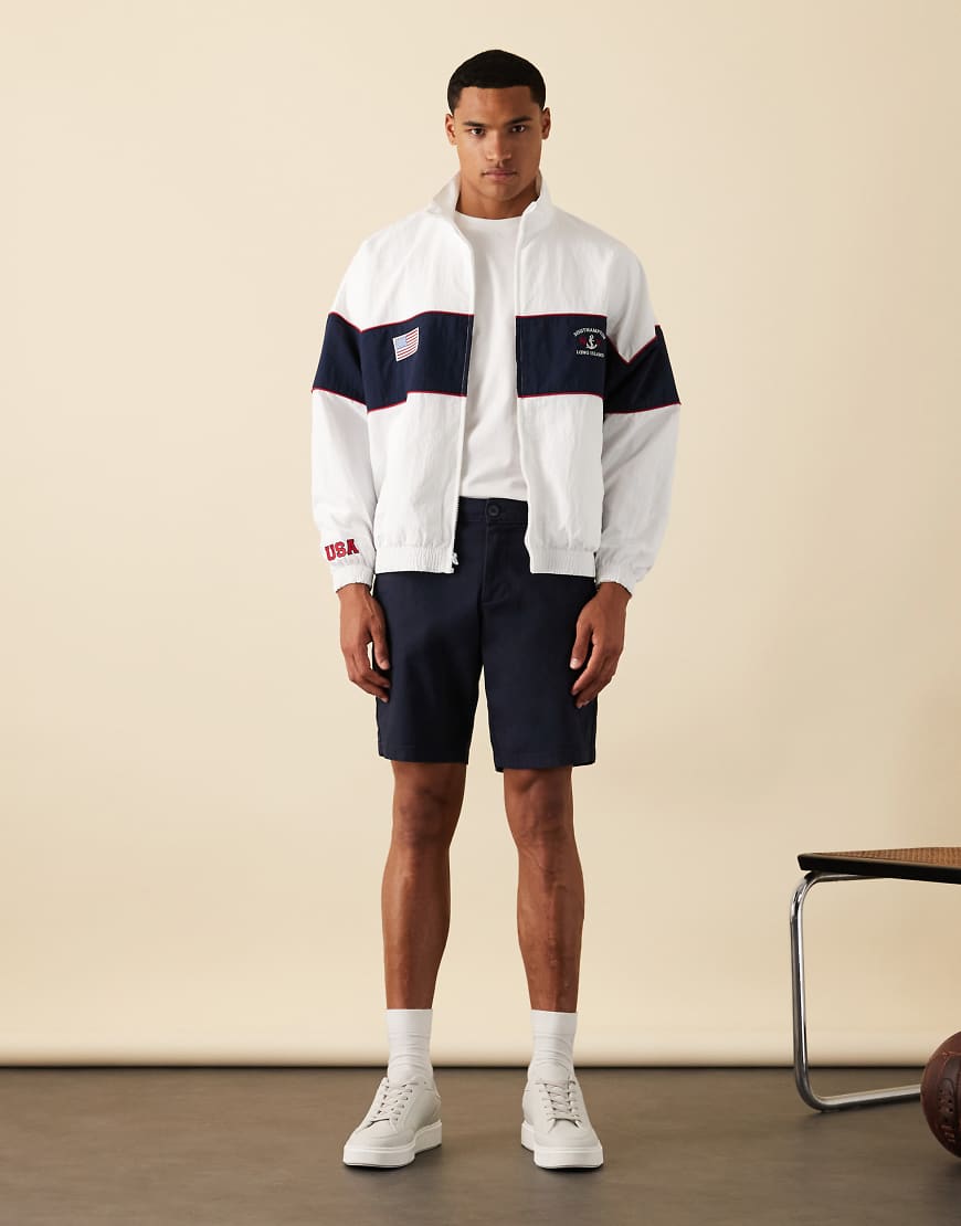 ASOS DESIGN - Slim-Fit-Chino-Shorts in Marineblau in normaler Länge von ASOS DESIGN