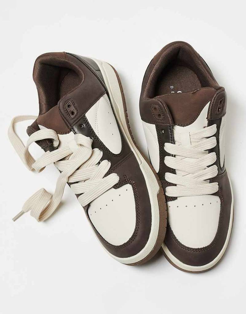 ASOS DESIGN - Sneaker in Braun und Beige von ASOS DESIGN
