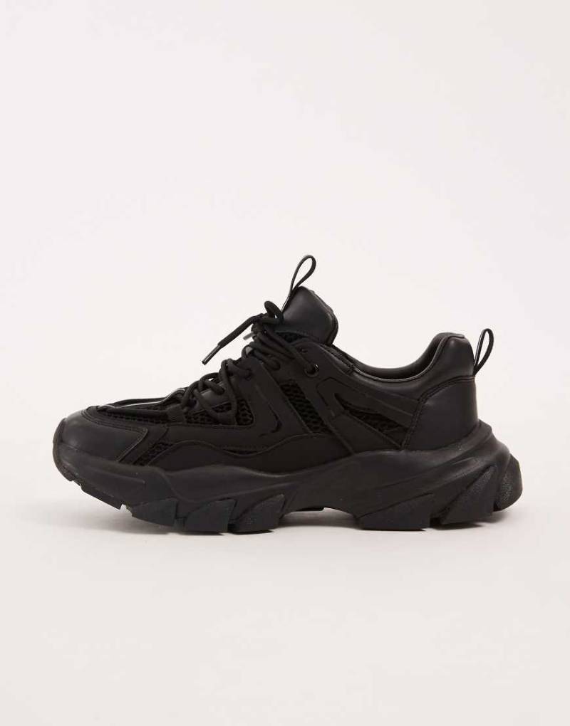 ASOS DESIGN - Sneaker in Schwarz mit dicker Sohle von ASOS DESIGN