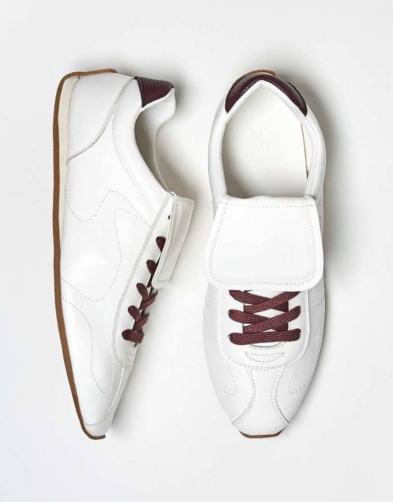 ASOS DESIGN - Sneaker in Weiß mit Retro-Flair und Oversize-Lasche von ASOS DESIGN
