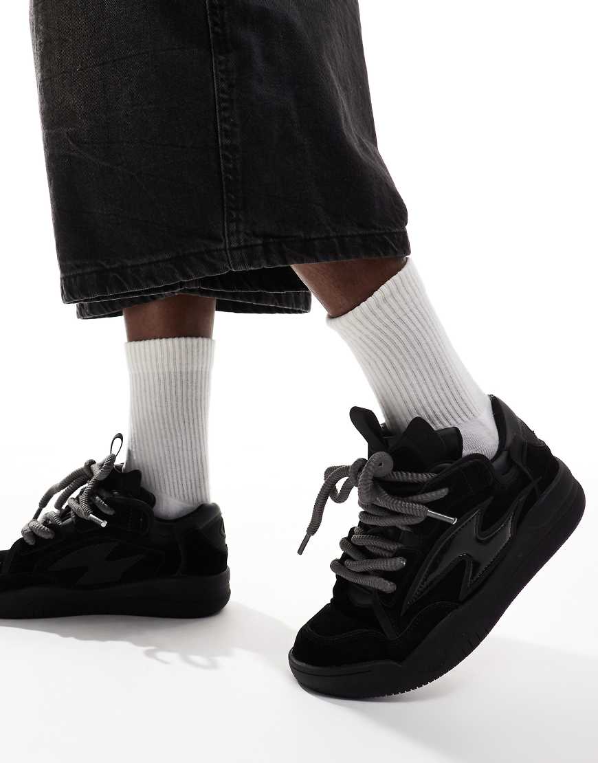 ASOS DESIGN - Sneaker mit dicker Sohle in Schwarz von ASOS DESIGN