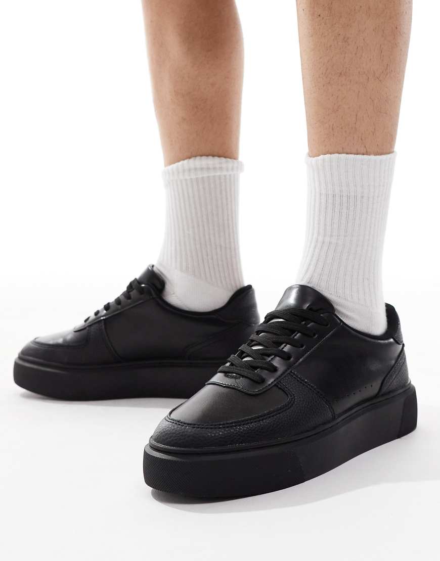 ASOS DESIGN - Sneaker mit dicker Sohle in Schwarz von ASOS DESIGN