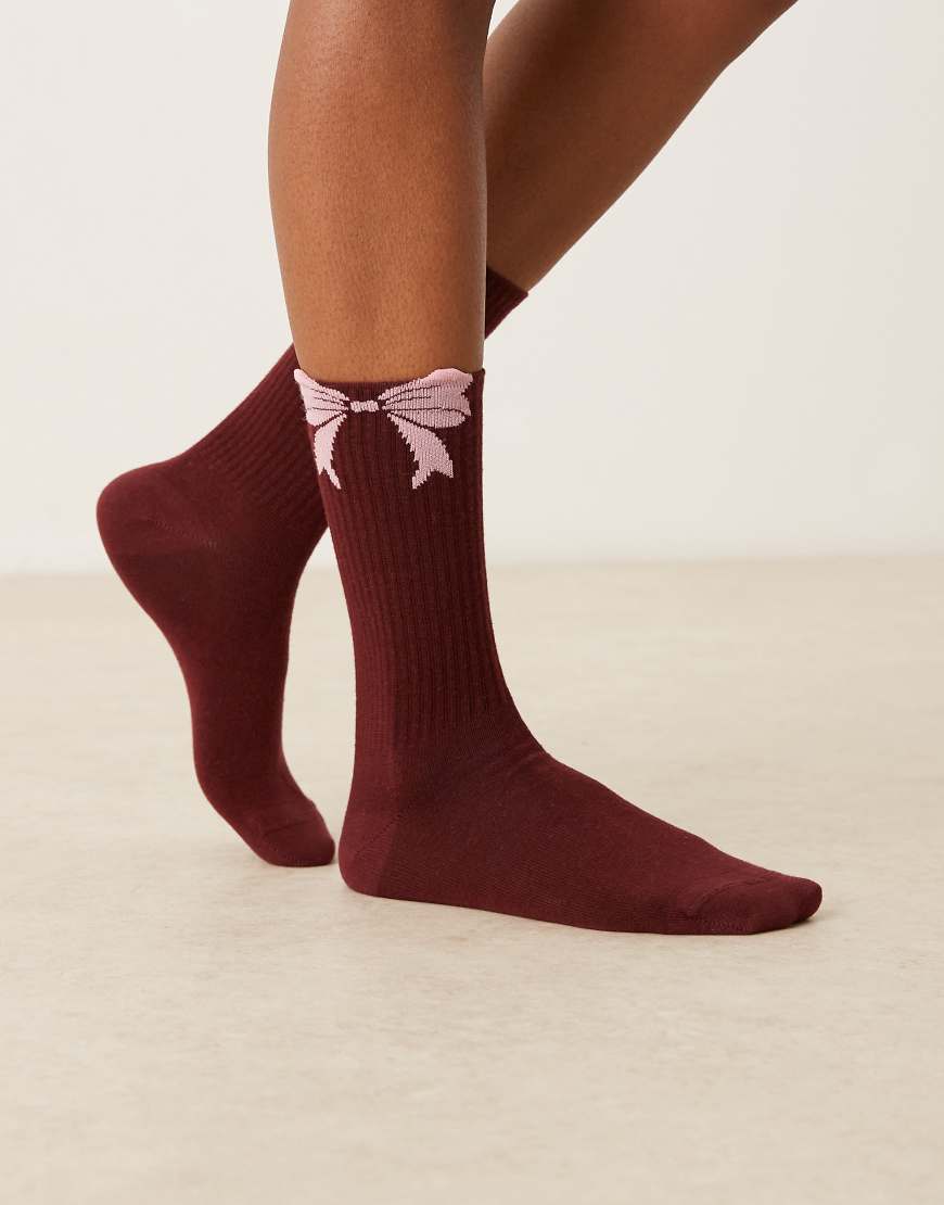 ASOS DESIGN - Socken in Burgunderrot und Rosa mit Schleifen-Design ASOS DESIGN - Socken in Burgunderrot und Rosa mit Schleifen-Design von ASOS DESIGN