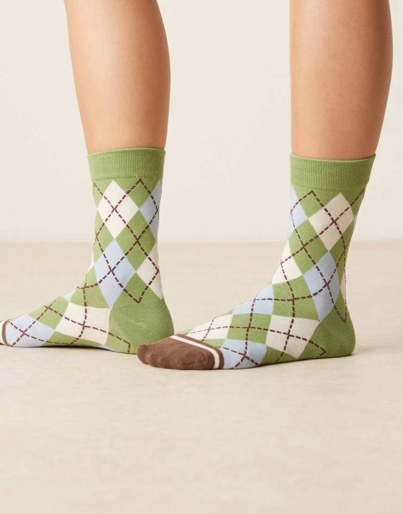 ASOS DESIGN - Socken in Grün-Bunt mit Rauten-Karomuster von ASOS DESIGN