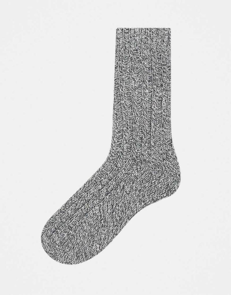 ASOS DESIGN - Socken in Hellgrau meliert mit verdrehtem Design von ASOS DESIGN