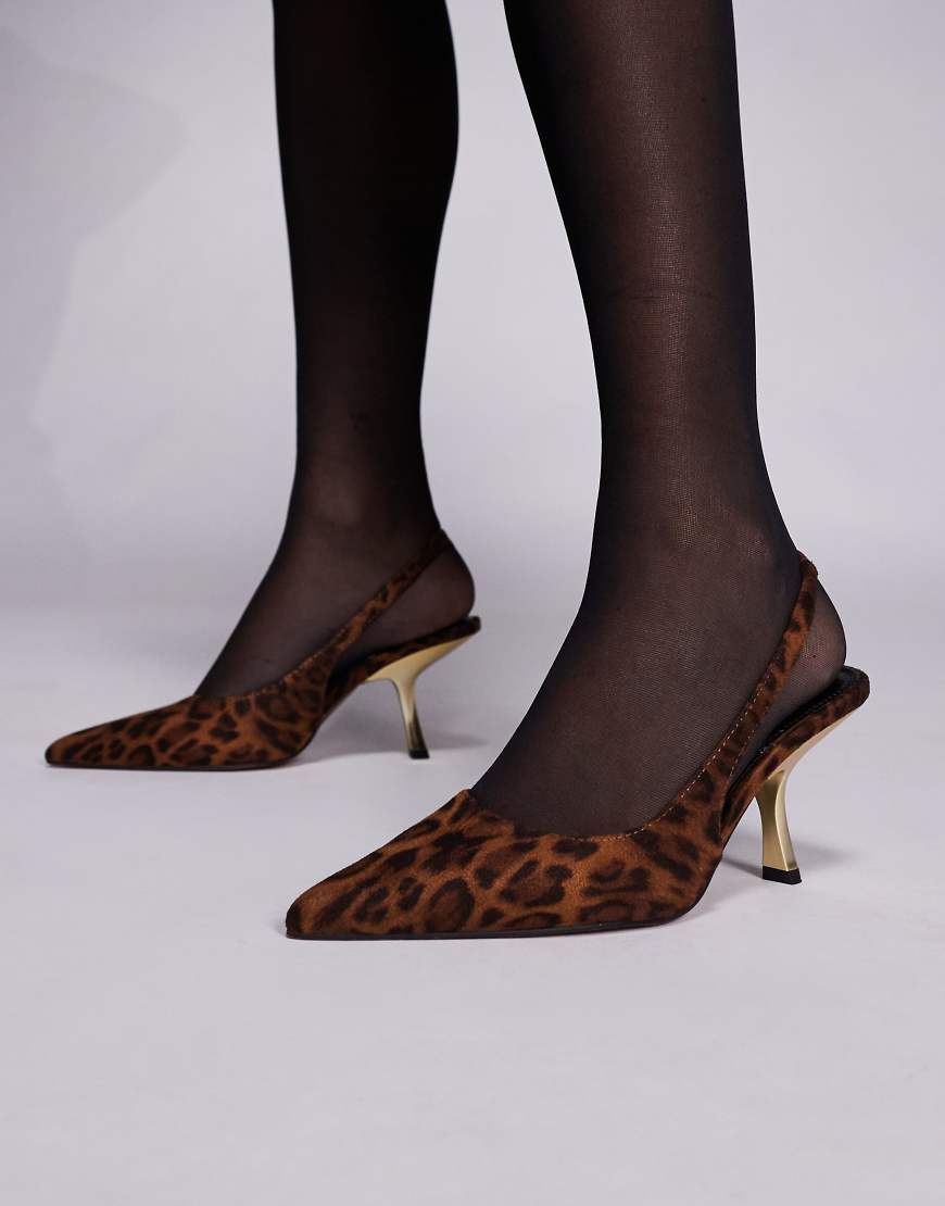 ASOS DESIGN - Sophia - Slingback-Schuhe mit Leopardenmuster und konrastrierendem mittelhohen Absatz-Bunt von ASOS DESIGN