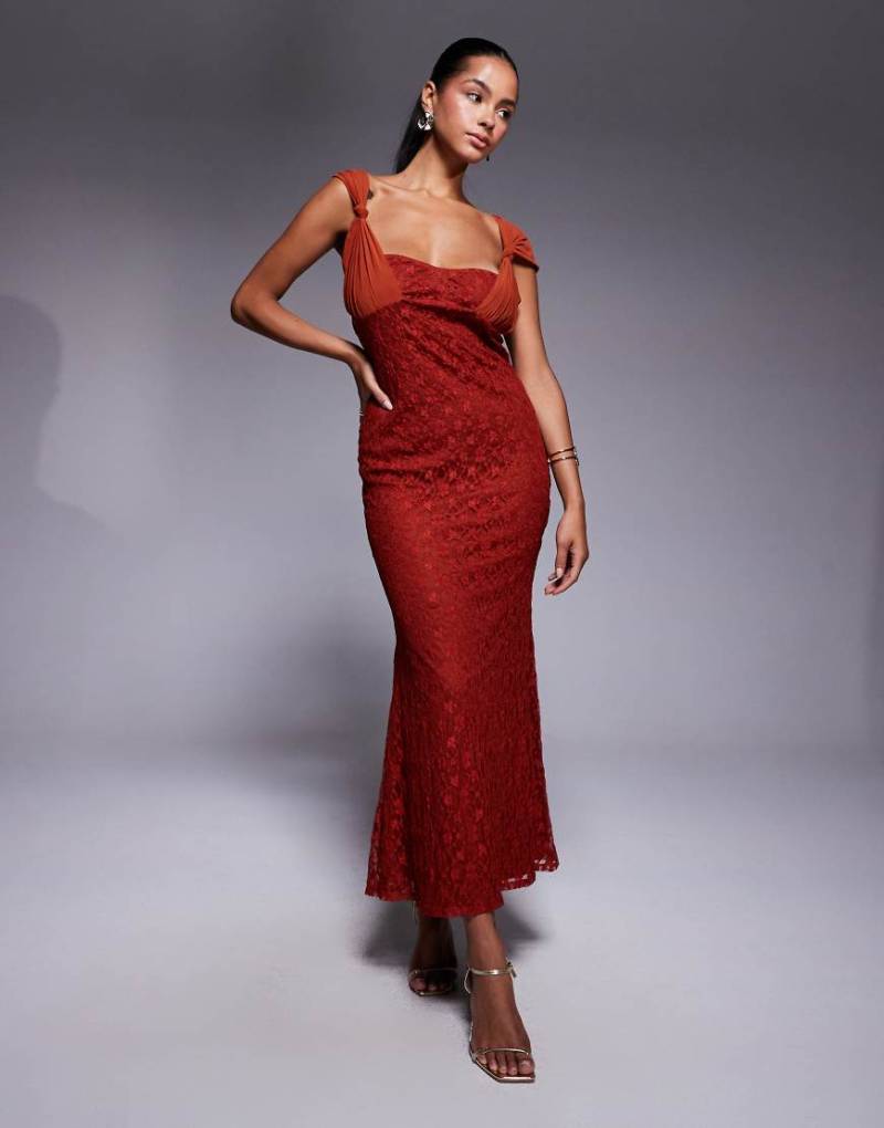 ASOS DESIGN - Spitzen-Maxikleid in Rostrot mit Camisole-Trägern mit Netzstoff-Overlay-Brown von ASOS DESIGN