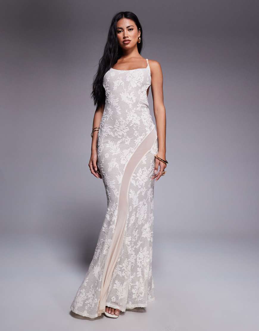 ASOS DESIGN - Maxikleid aus Spitze in Creme mit Netzstoff-Einsatz-Brown von ASOS DESIGN