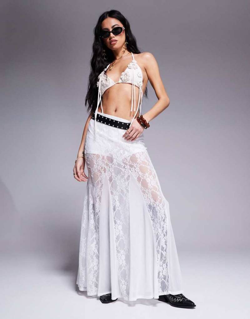 ASOS DESIGN - Transparenter Spitzen-Maxirock in Elfenbeinweiß mit Godet-Detail von ASOS DESIGN
