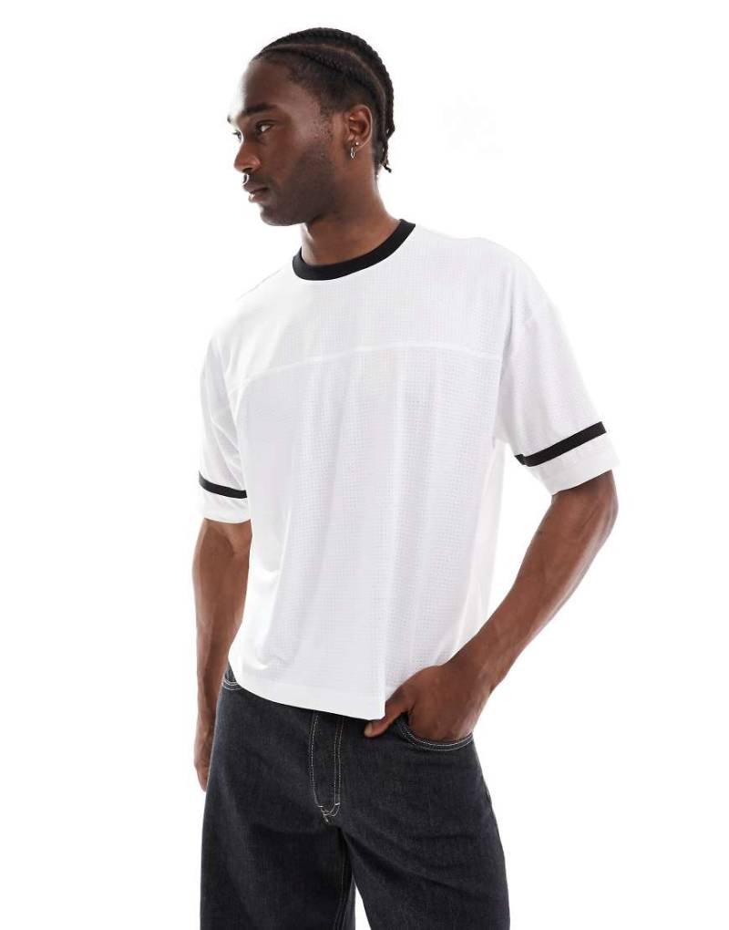 ASOS DESIGN - Sportliches Ringer-T-Shirt in Weiß mit kastiger Oversize-Passform von ASOS DESIGN