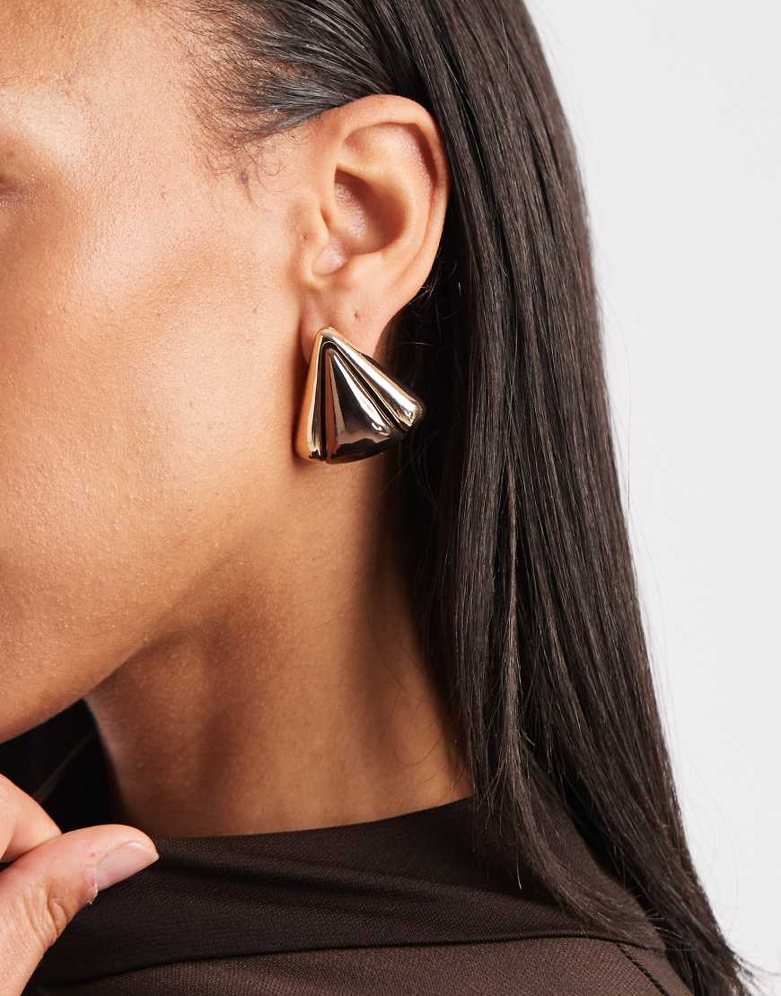ASOS DESIGN - Statement-Ohrringe aus Metallmix-Goldfarben von ASOS DESIGN