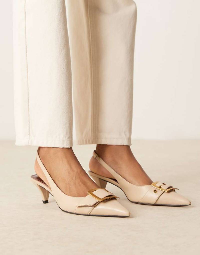 ASOS DESIGN - Stellar - Schuhe in Beige mit Schnallendetail und Kitten-Absatz-Neutral von ASOS DESIGN