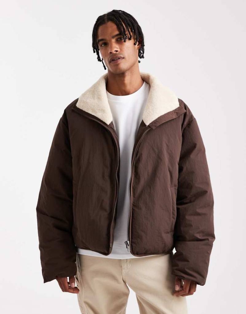 ASOS DESIGN - Steppjacke in Braun mit Teddyfutter-Brown von ASOS DESIGN