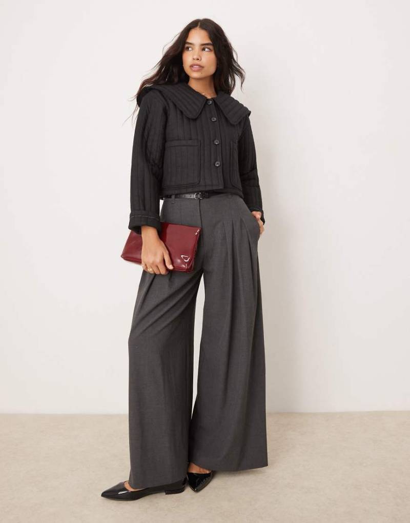 ASOS DESIGN - Steppjacke in Schwarz mit Kragen von ASOS DESIGN