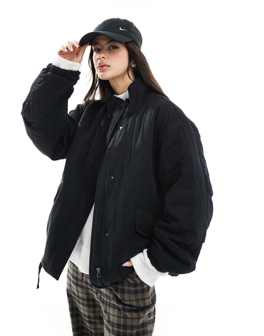 ASOS DESIGN - Steppjacke in Schwarz mit Trichterkragen ASOS DESIGN - Steppjacke in Schwarz mit Trichterkragen von ASOS DESIGN