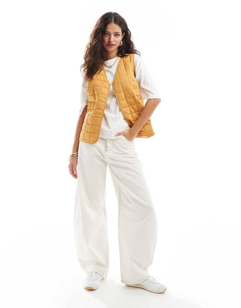 ASOS DESIGN - Steppweste in Senfgelb von ASOS DESIGN
