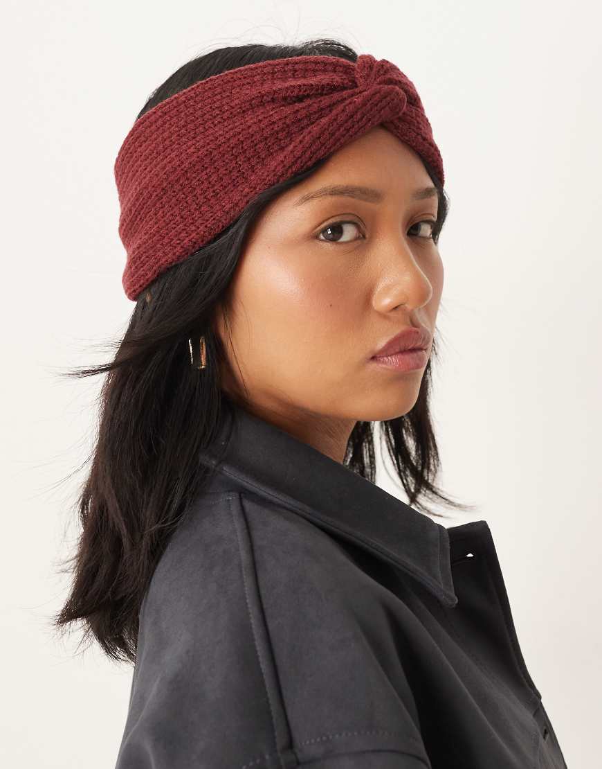 ASOS DESIGN - Stirnband aus Strukturstrick in Burgunderrot von ASOS DESIGN