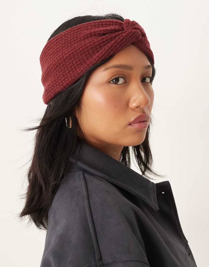 ASOS DESIGN - Stirnband aus Strukturstrick in Burgunderrot ASOS DESIGN - Stirnband aus Strukturstrick in Burgunderrot von ASOS DESIGN