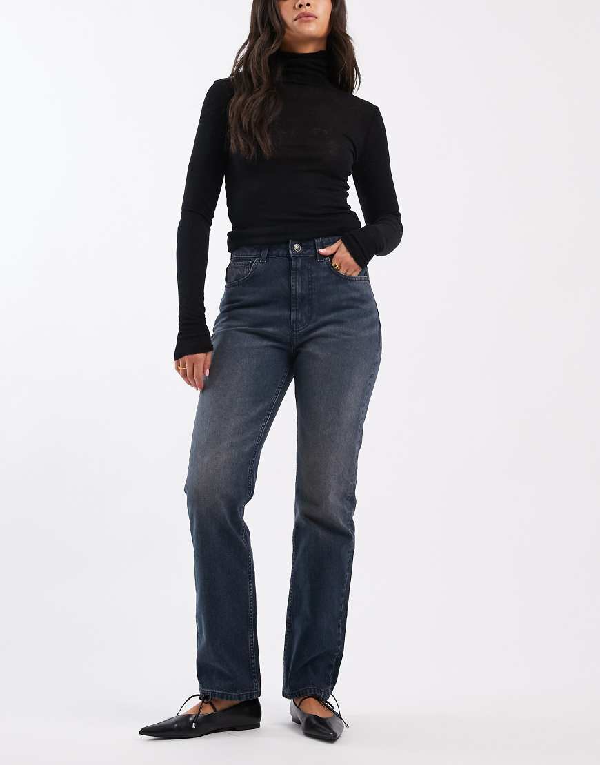 ASOS DESIGN - Straight-Jeans im 90er-Stil in Blau-Schwarz-Marineblau von ASOS DESIGN