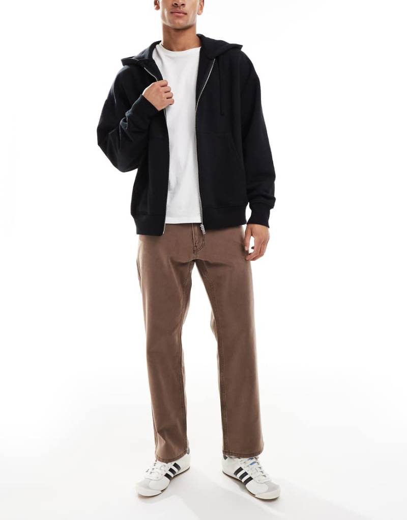 ASOS DESIGN - Straight Jeans in brauner Waschung-Brown von ASOS DESIGN