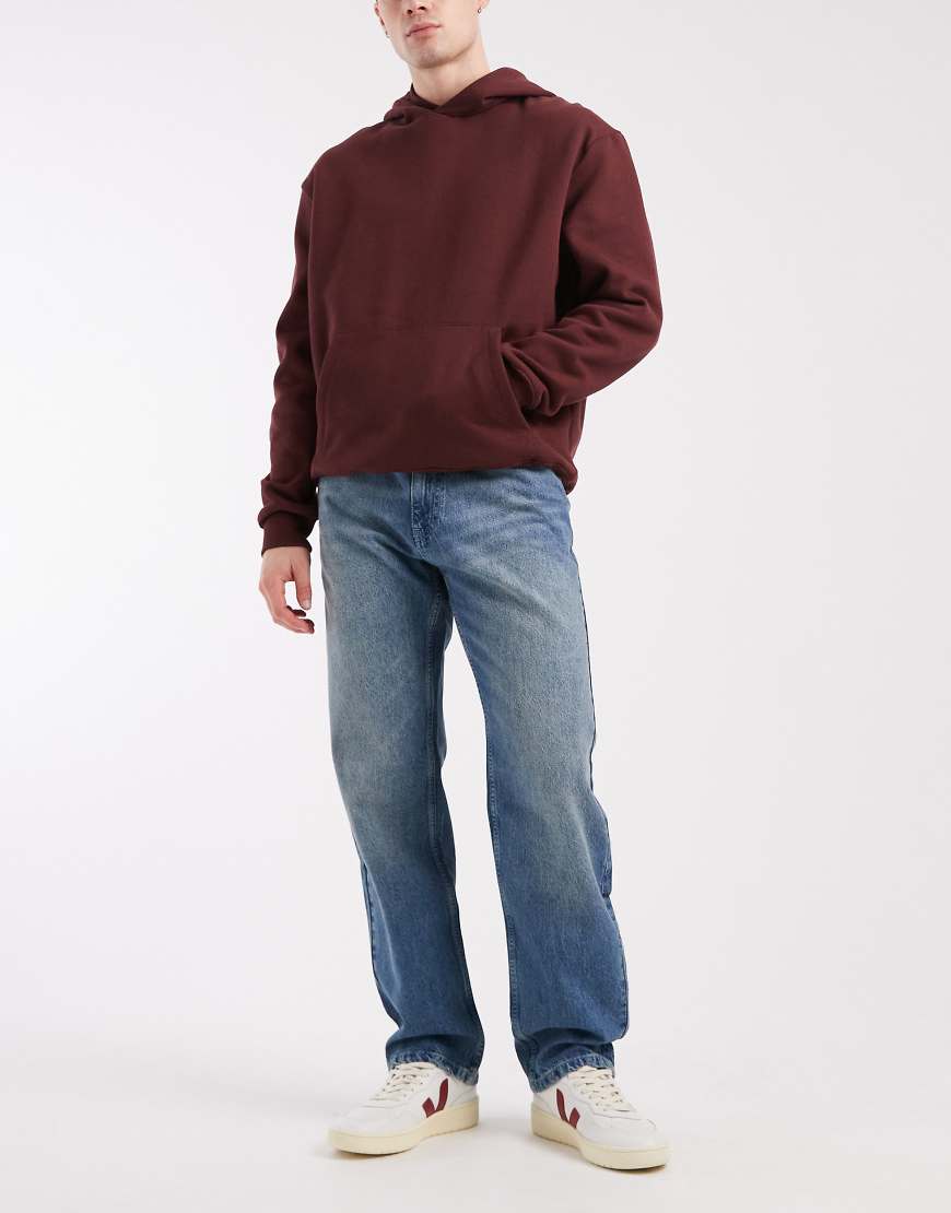 ASOS DESIGN - Straight Jeans in mittlerer Waschung-Blau von ASOS DESIGN